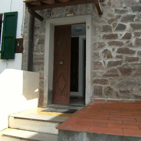 Capraiamare Apartment